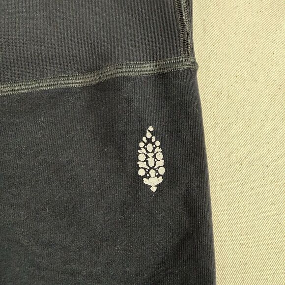 Free People Movement Size M/L Black Hole Lotta Love Bike Shorts - Picture 6 of 9